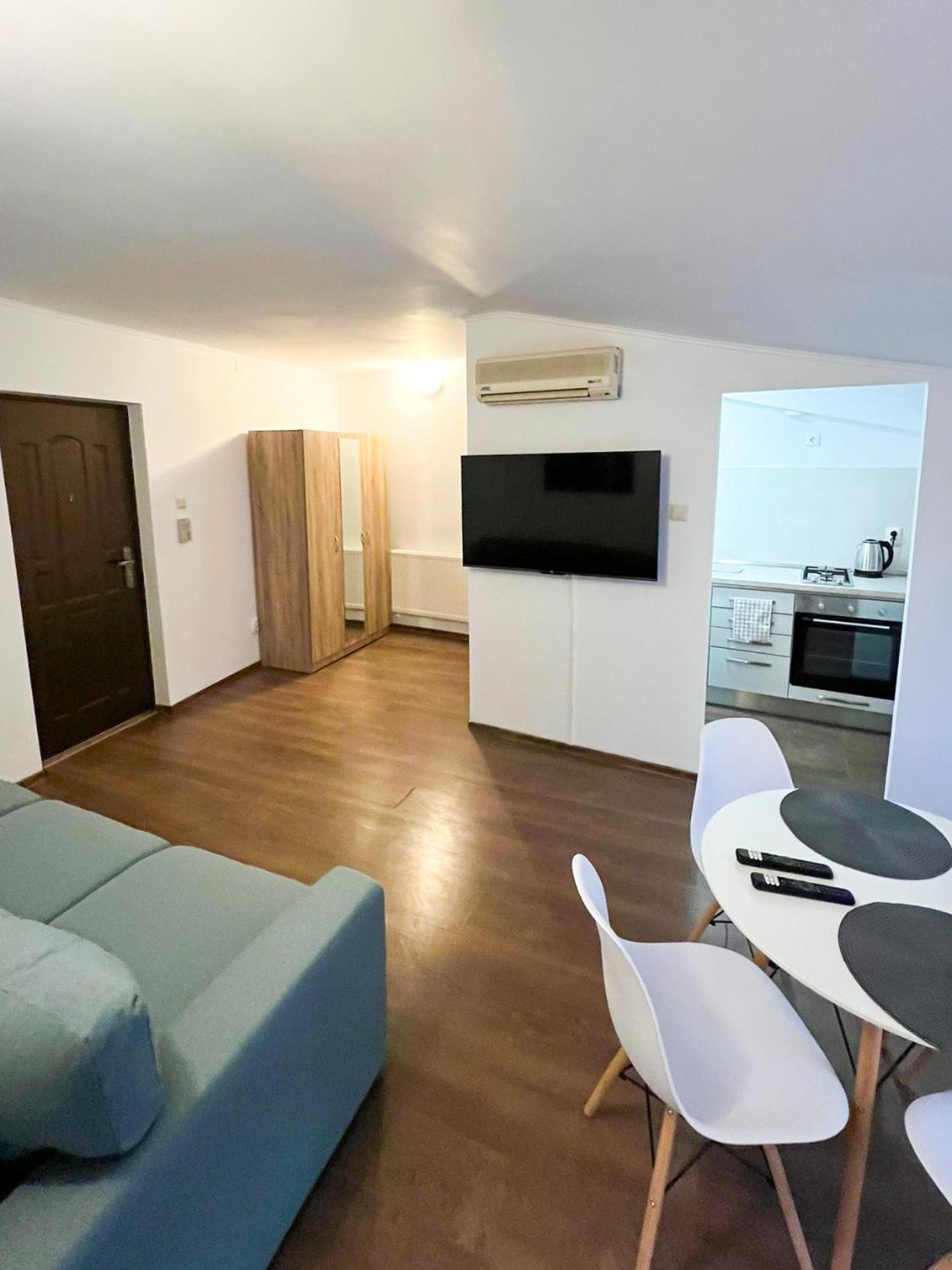 Lsix Apartment Bukares Bagian luar foto